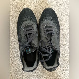 Like NEE Brooks Mens Shoes